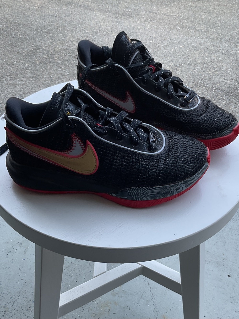 Nike LeBron XX Pink Diamond Collection Size 5Y